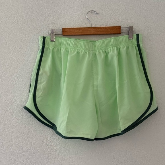 Nike Women’s Dri-FIT Tempo Running Shorts X-Large Lightweight Mesh Lime Green - Picture 6 of 11